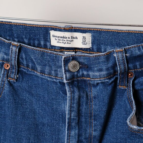 A& F Curve Love 90's Slim Straight Jeans - Picture 2 of 7